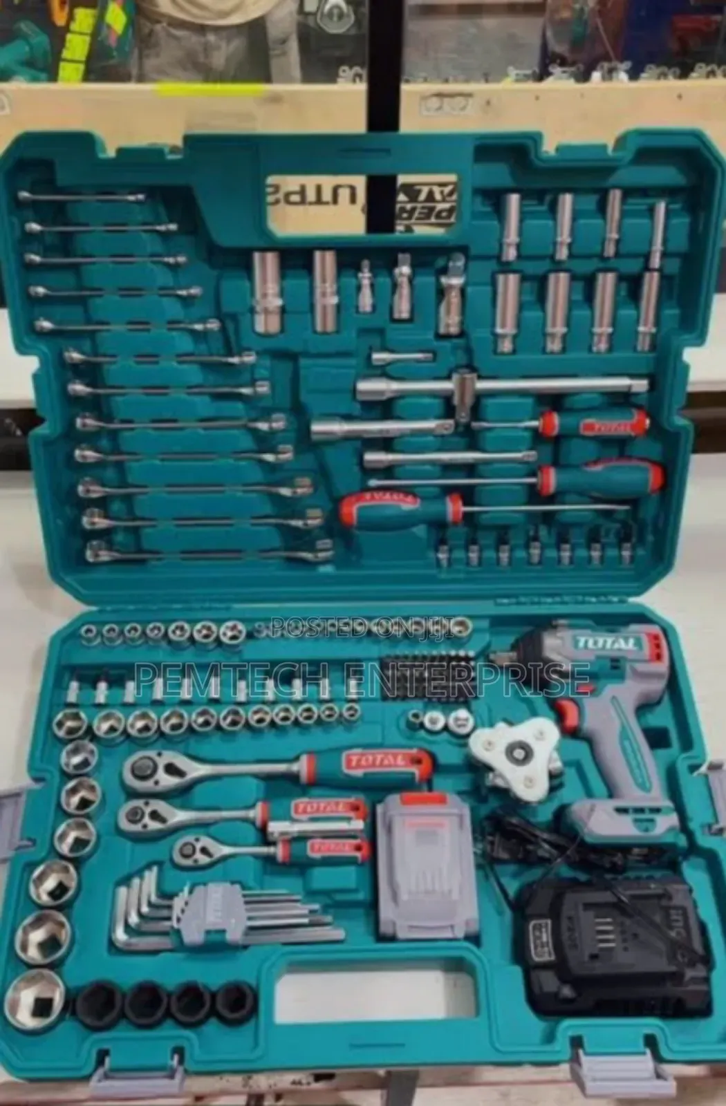 Total Tools 152-Piece Cordless Impact Wrench Set (Model Thkthp31522).