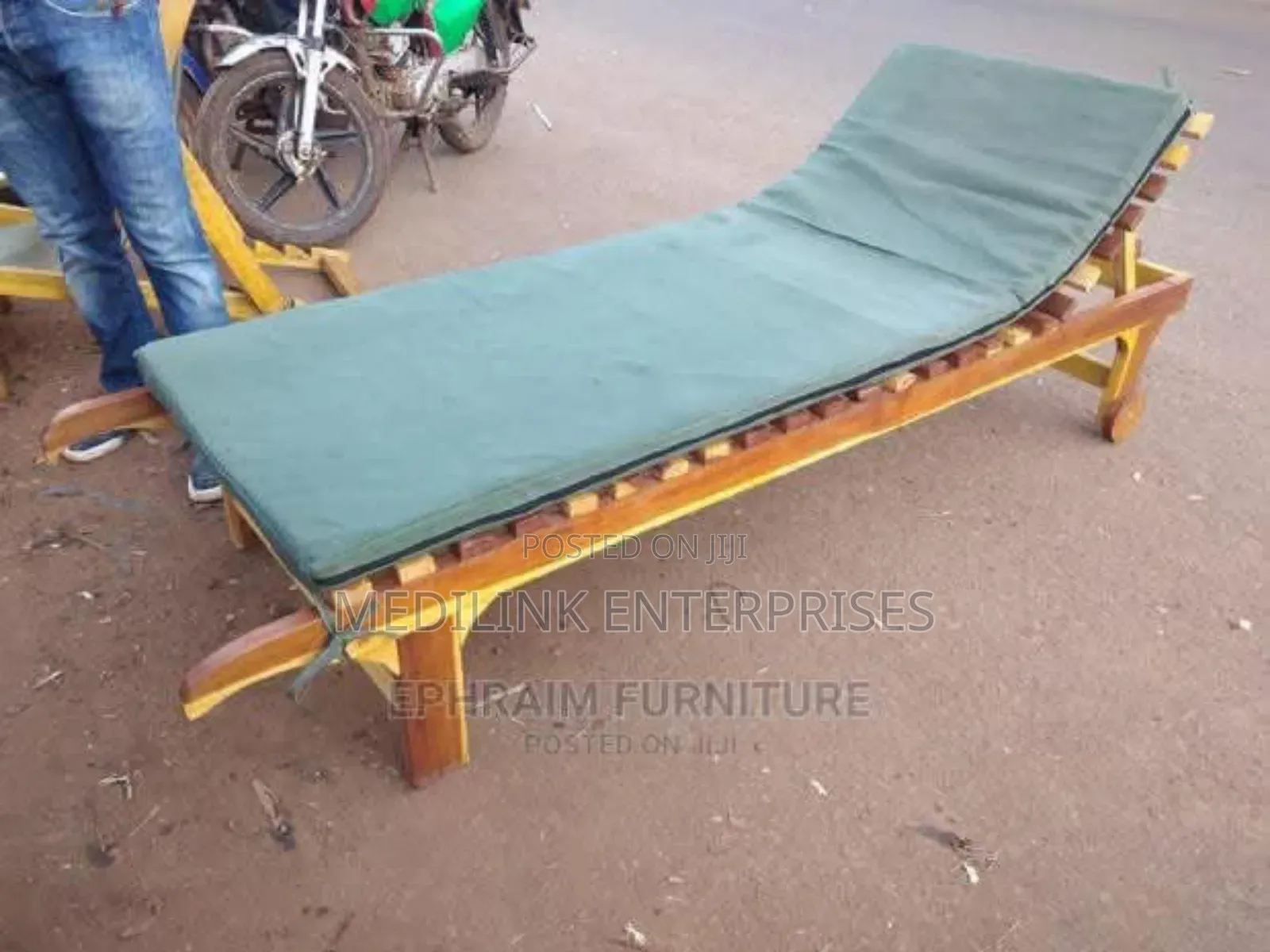 Customized Wooden Mahogany Sunbeds