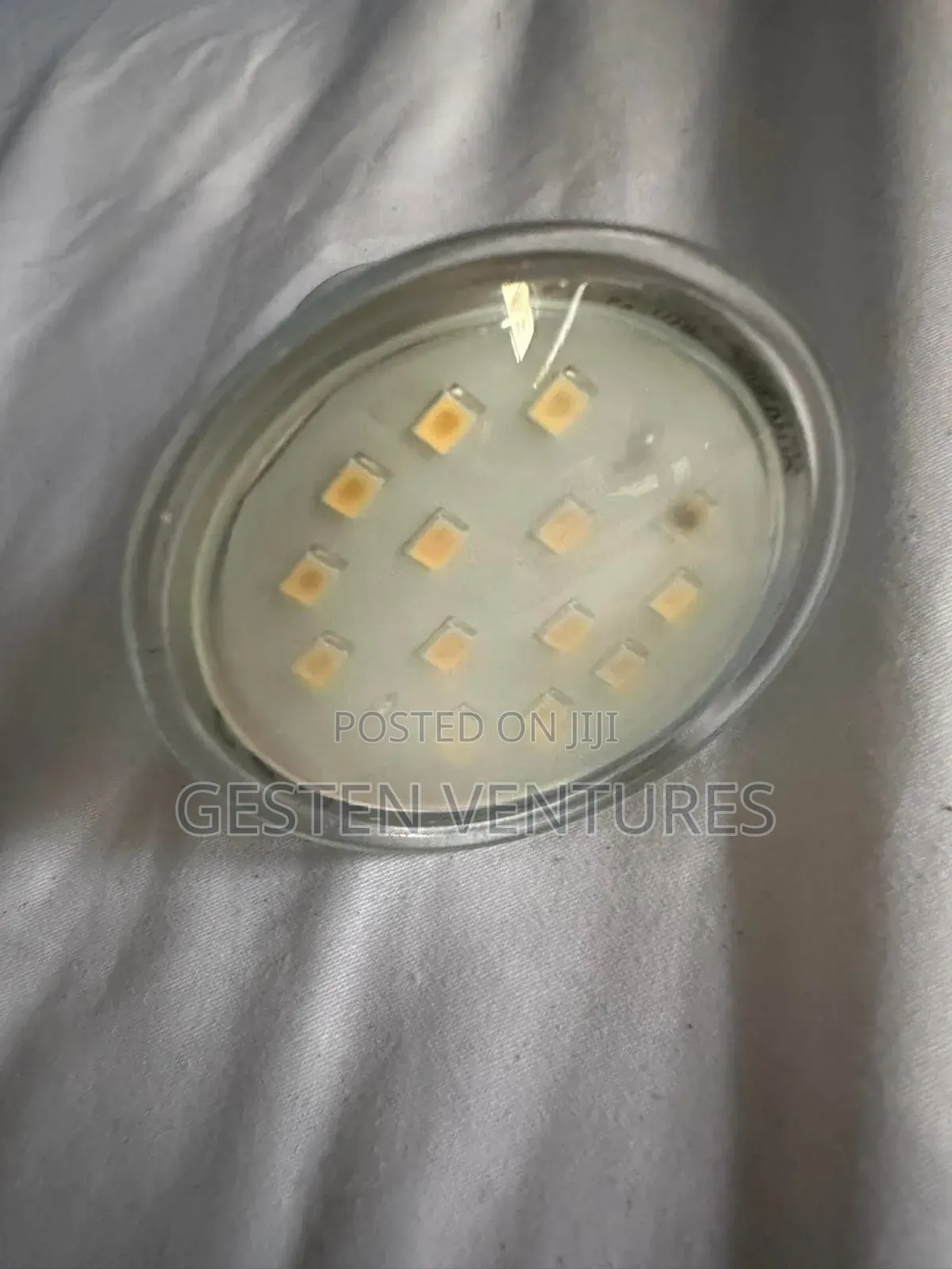 Modern Warm White Philips Essential Led Gu10 Spotlight Bulb T4r