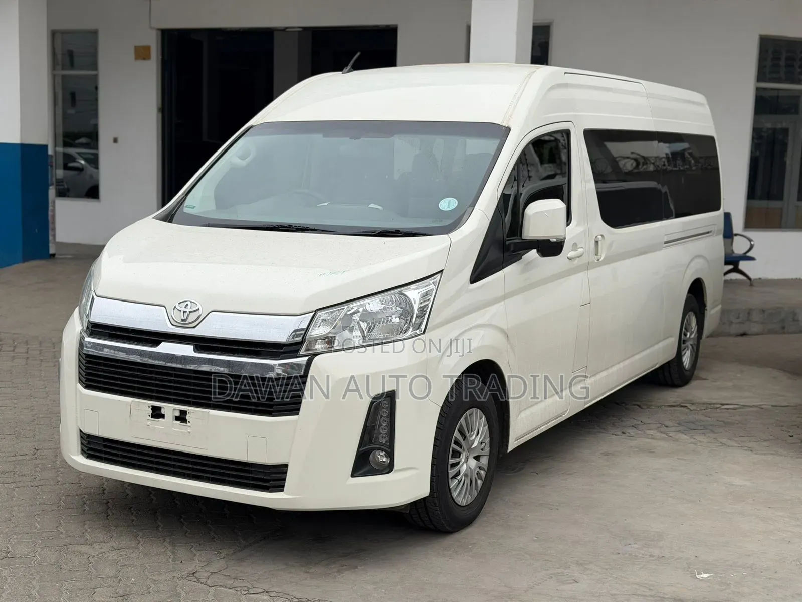 Toyota HiAce 2019 White