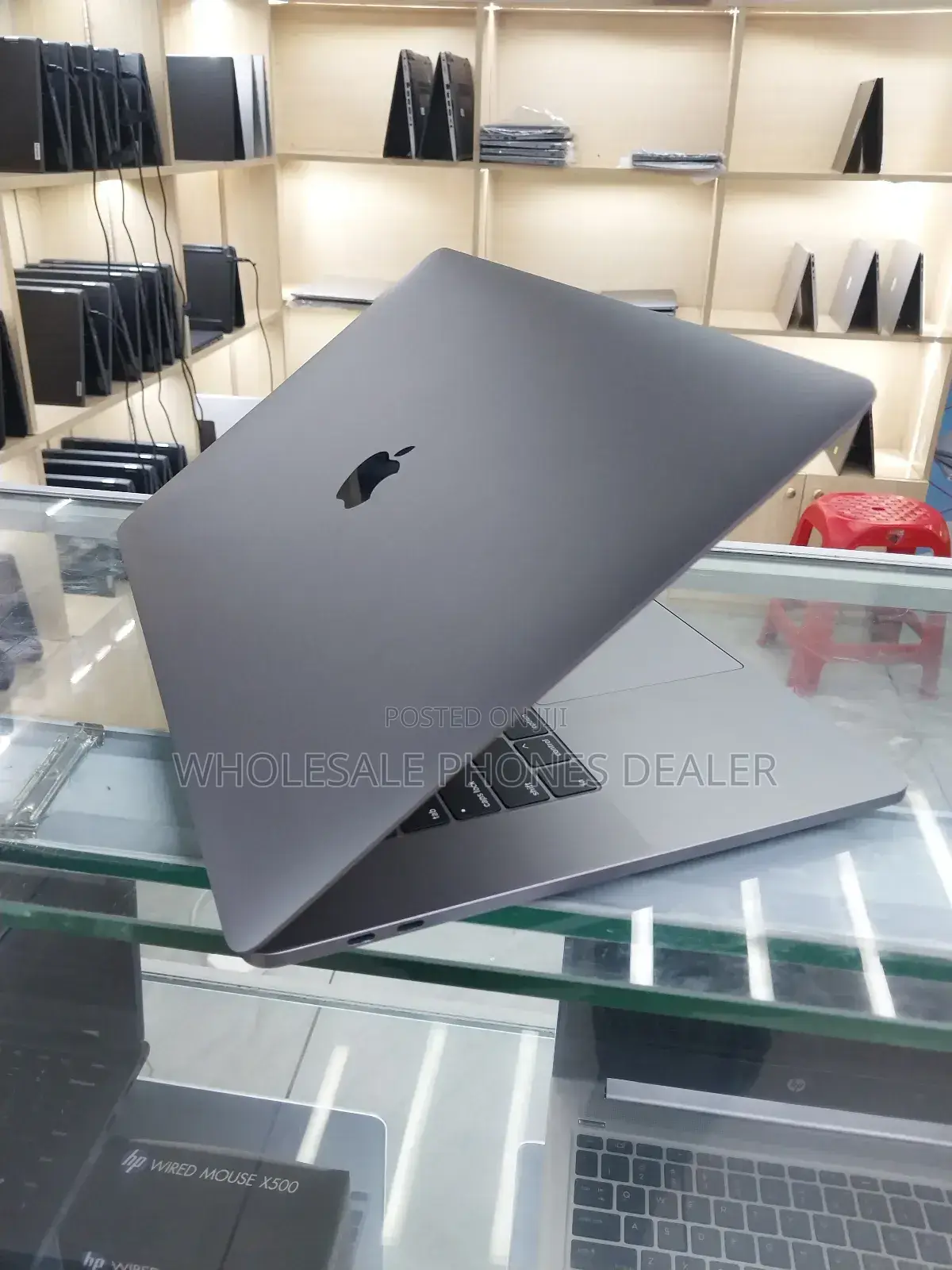 Laptop Apple MacBook Pro 2018 16GB Intel Core i7 SSD 512GB