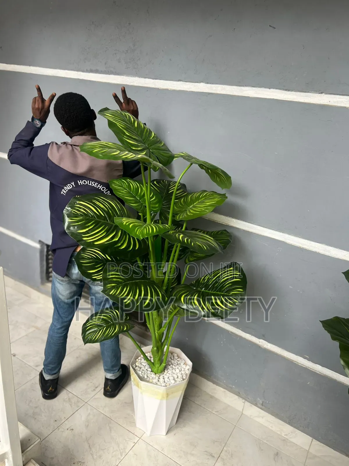 *Artificial Decorative Indoor Plant With Plastic Vase and Pebble