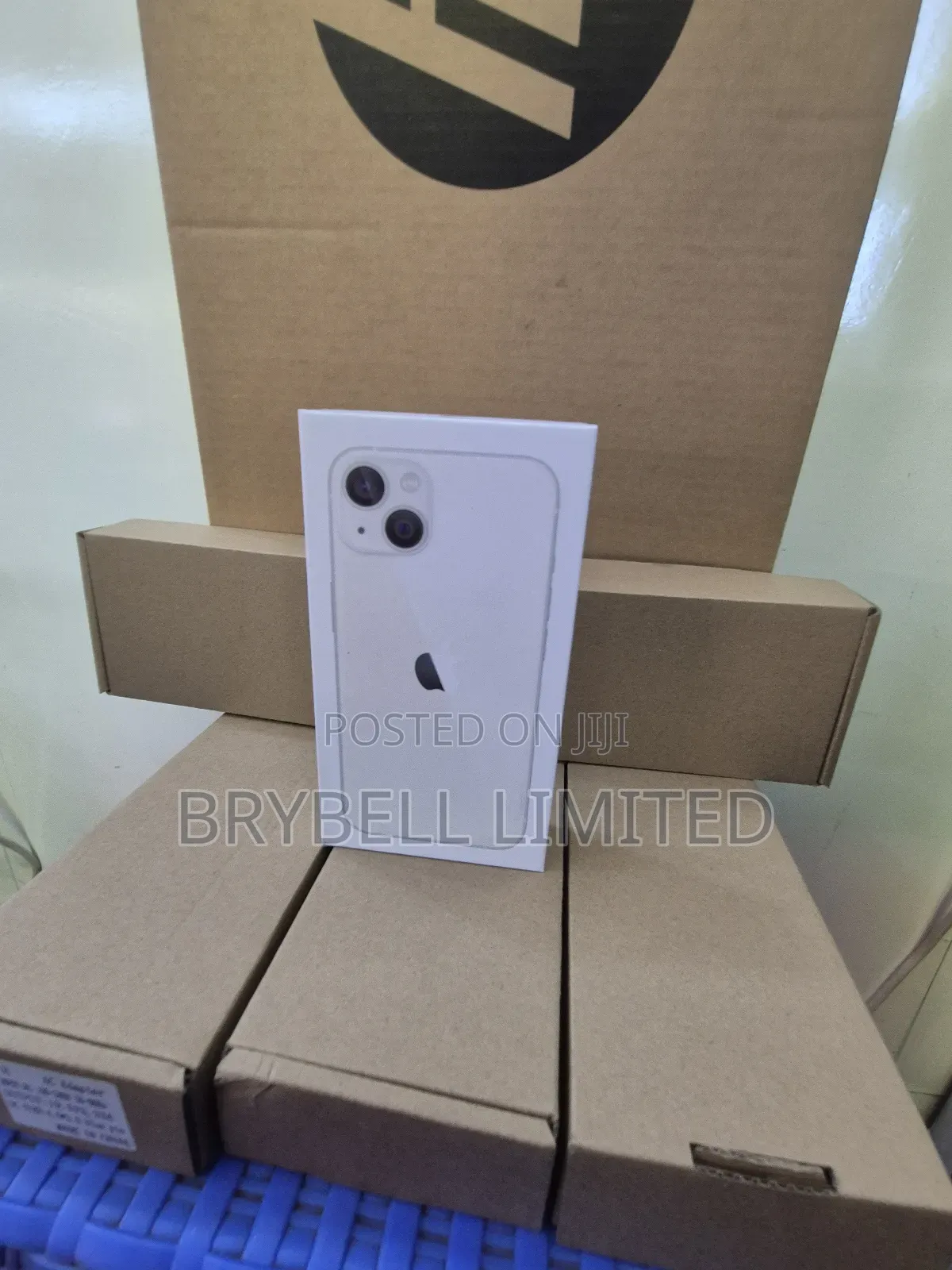 New Apple iPhone 13 256 GB White