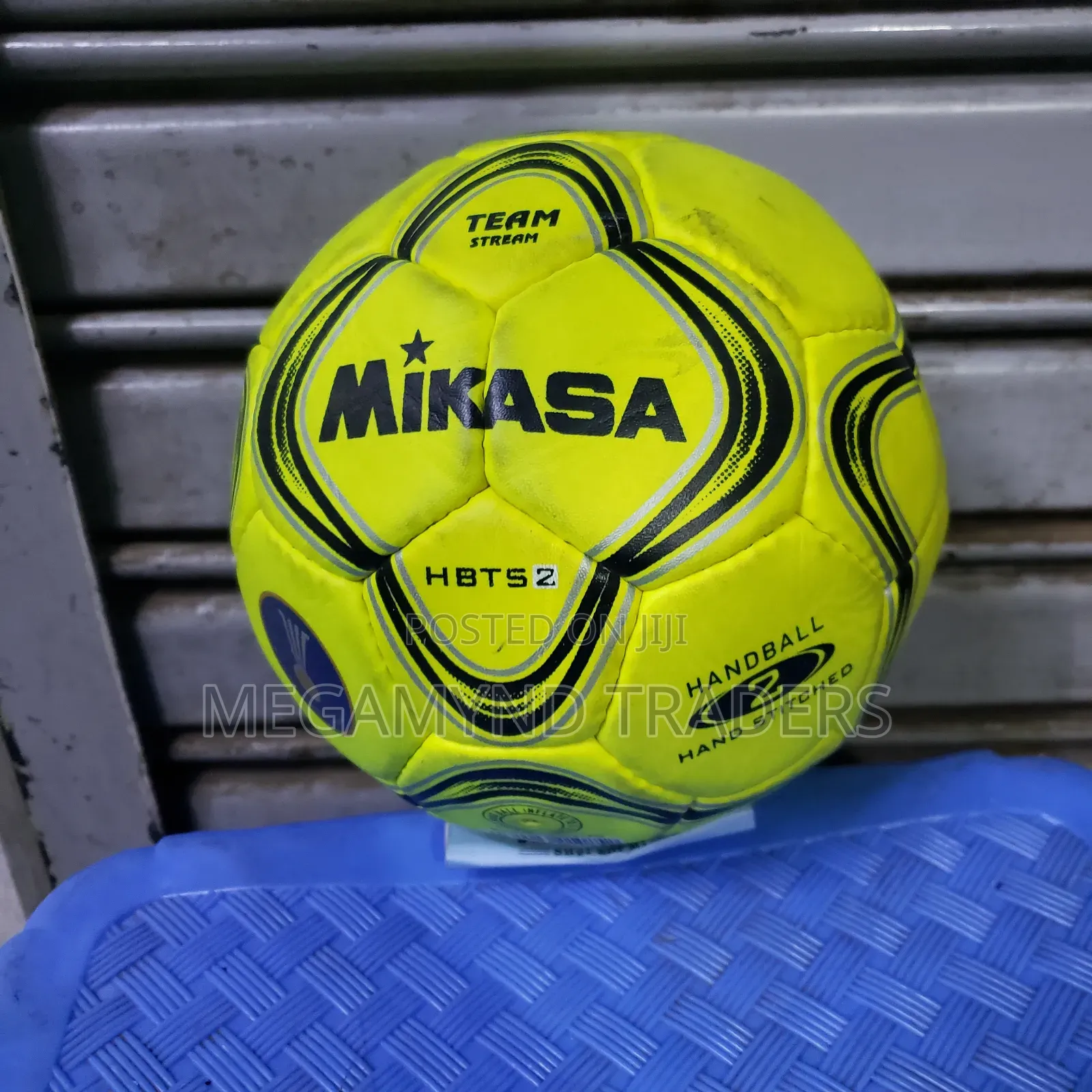 Handball / Mikasa Handball /Hand Grips Ball