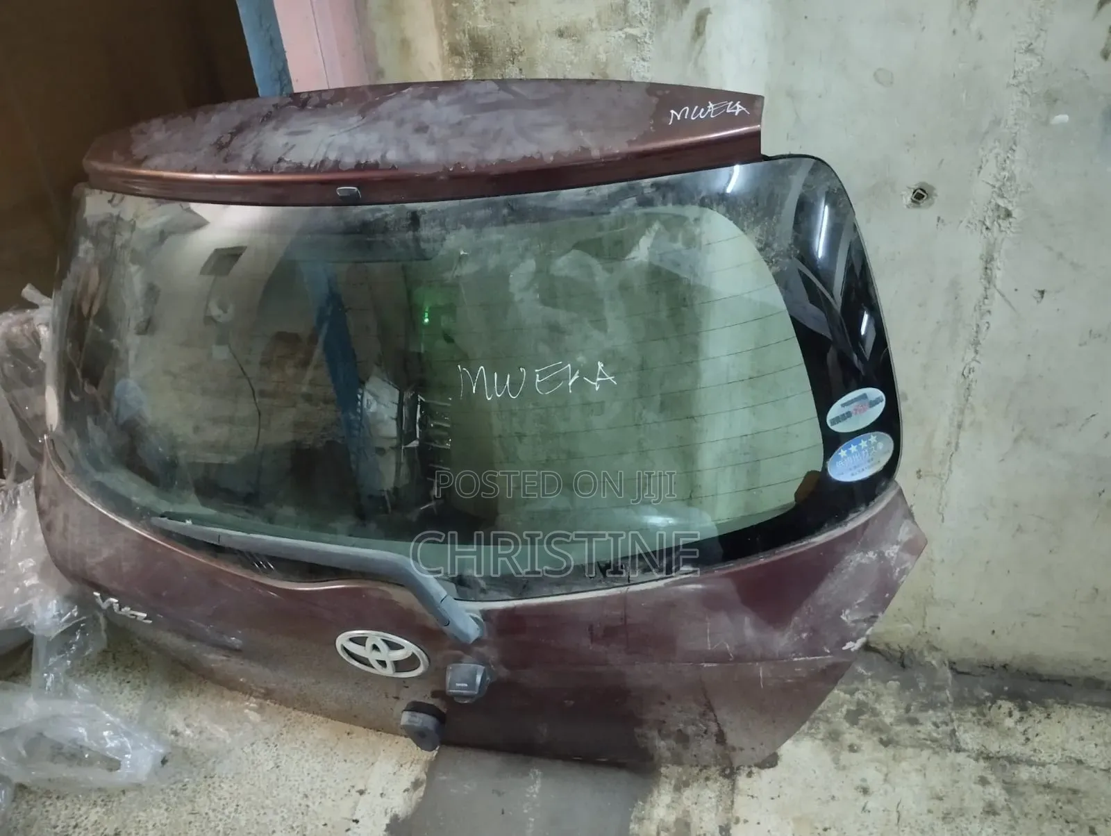 Toyota Vitz Boot