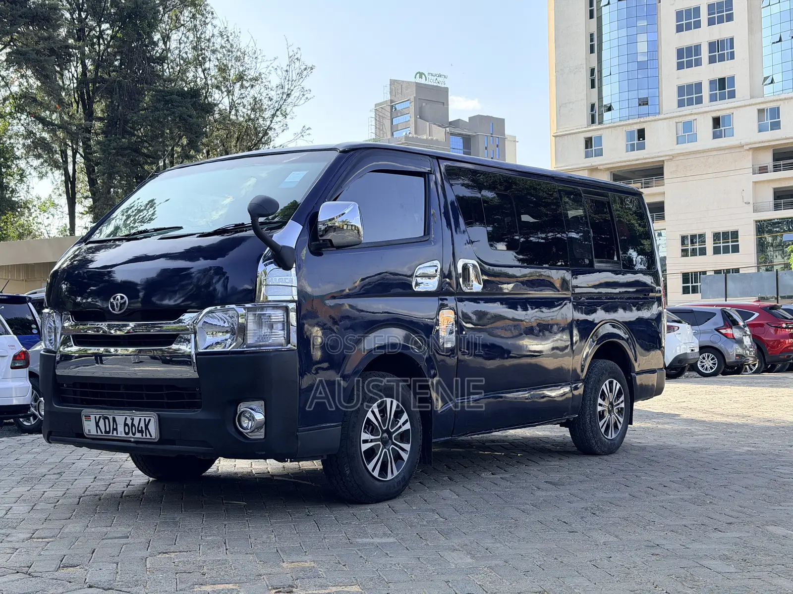Toyota HiAce 2014 Blue