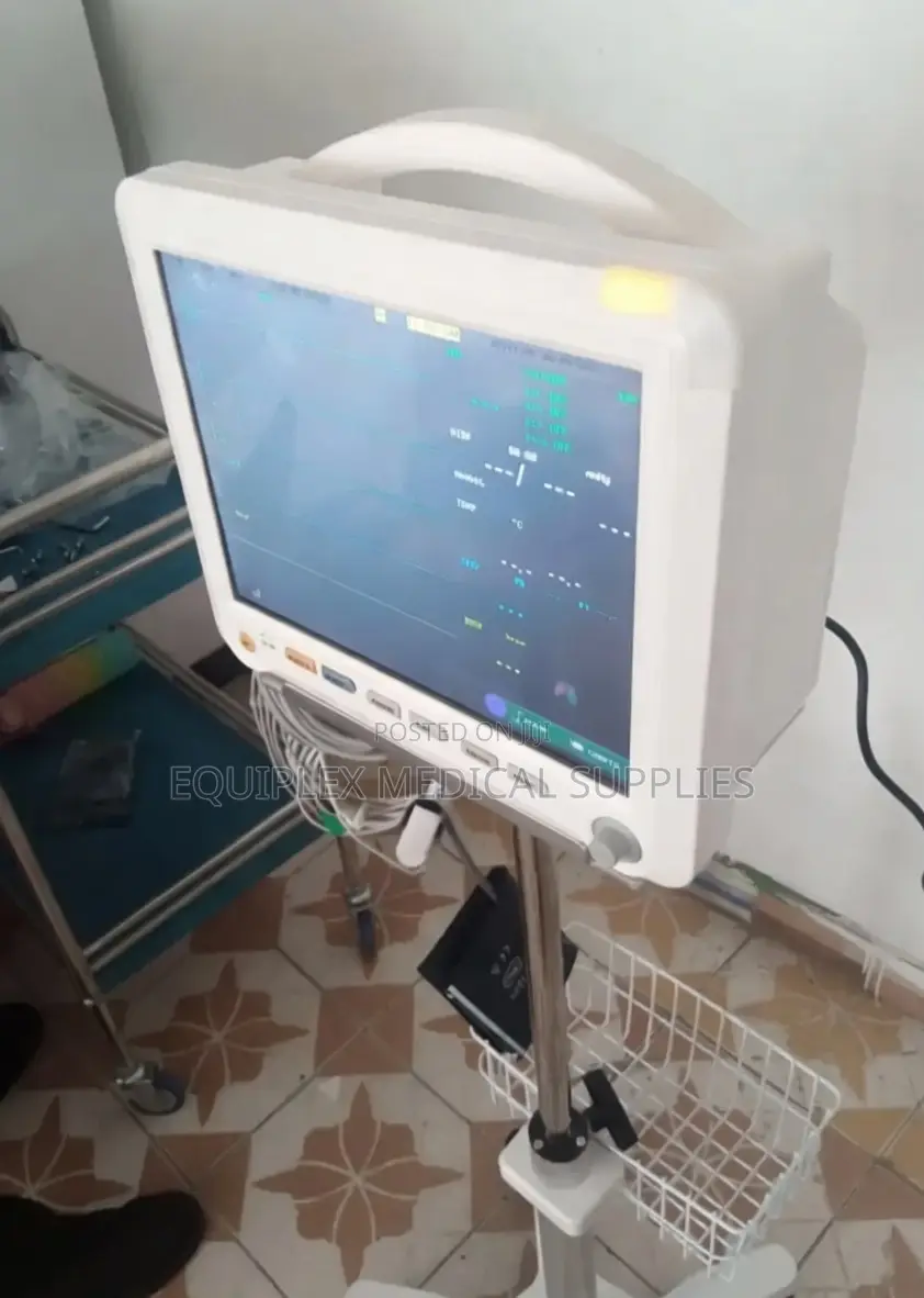 Quality Yonker Patient Monitor With Stand (5 Parameters)