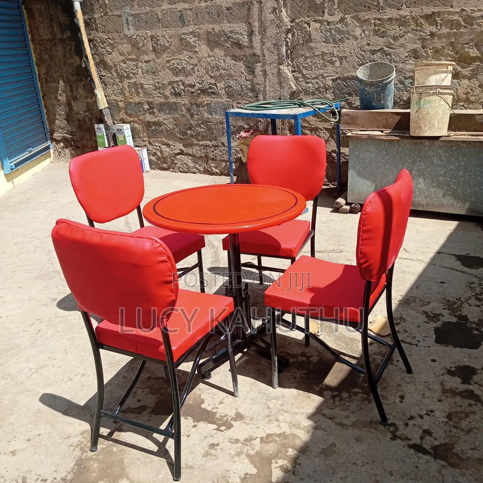 Restaurant Curved Chairs With Black Durable Frame