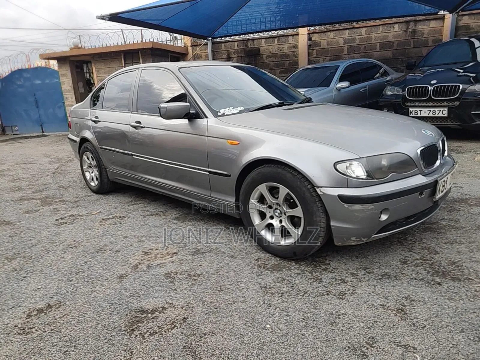 BMW 320i Sedan RWD 2005 Silver