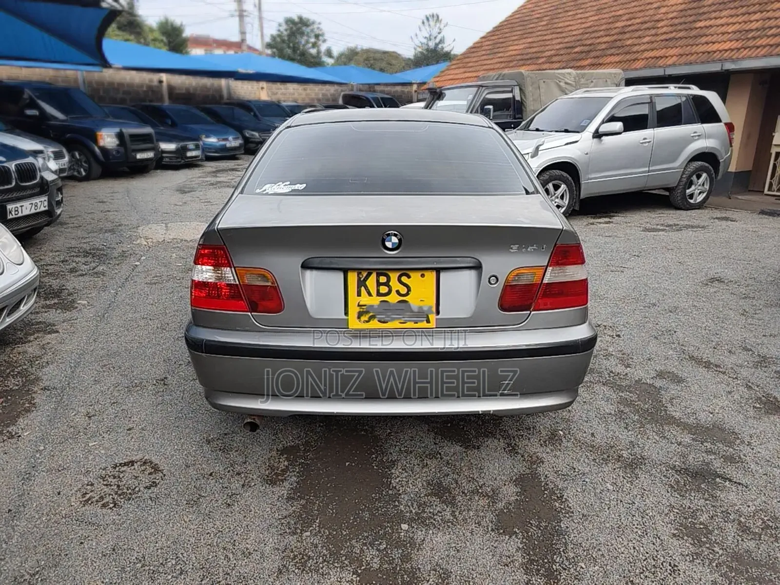 BMW 320i Sedan RWD 2005 Silver