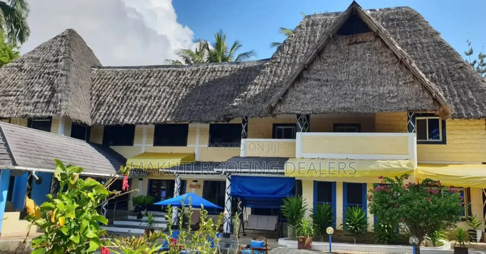 Leaking Makuti Roof Repairs Experts