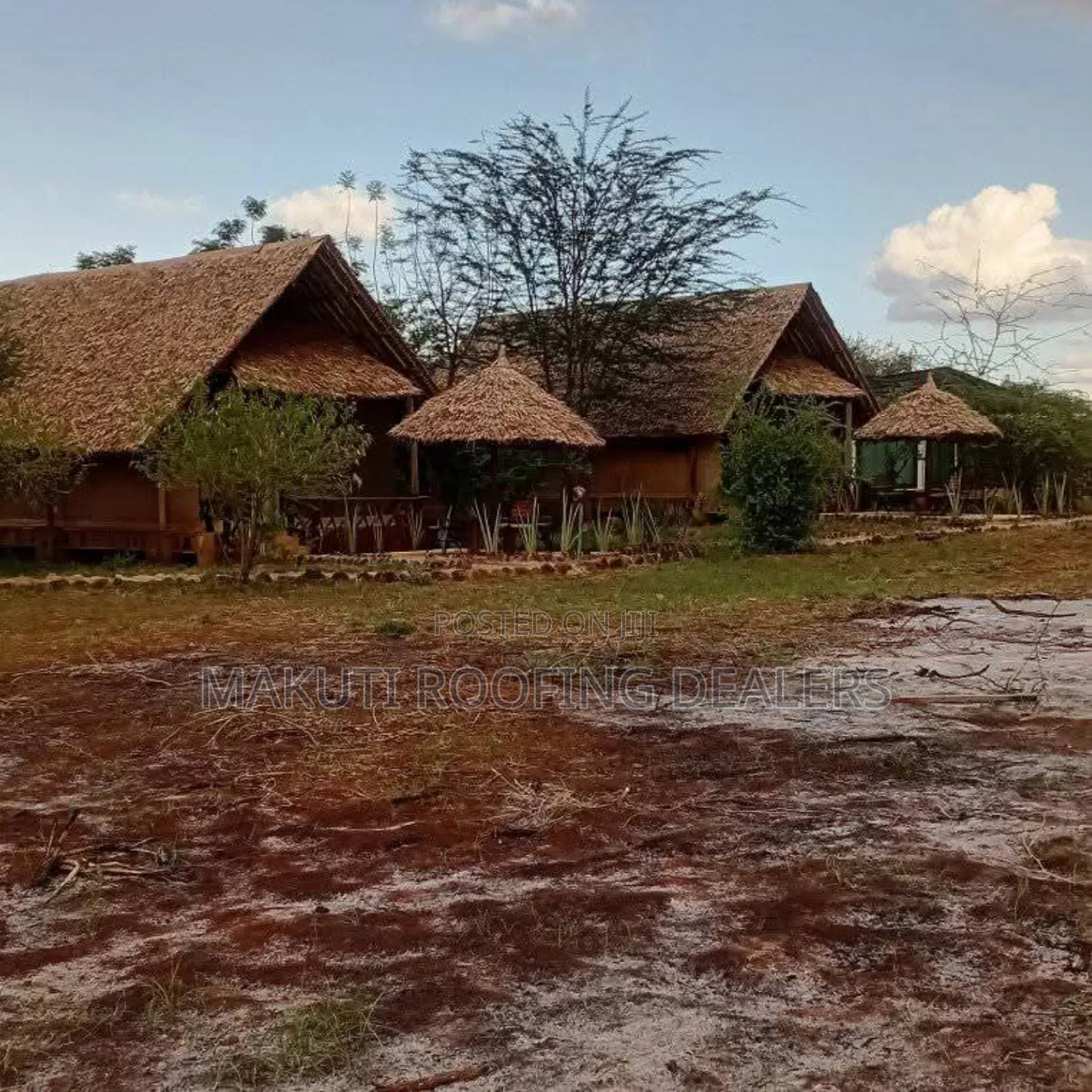 Leaking Makuti Roof Repairs Experts