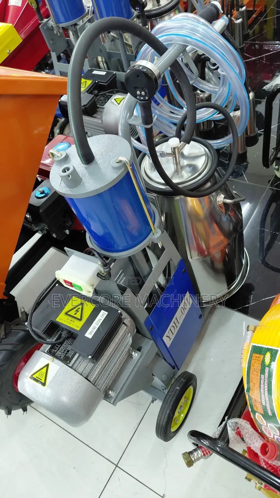 Single Bucketcow Milking Machine With Electric Motor