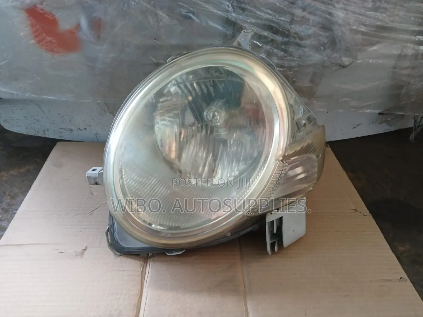 Toyota Sienta 2008-2012 Xenon Headlight.