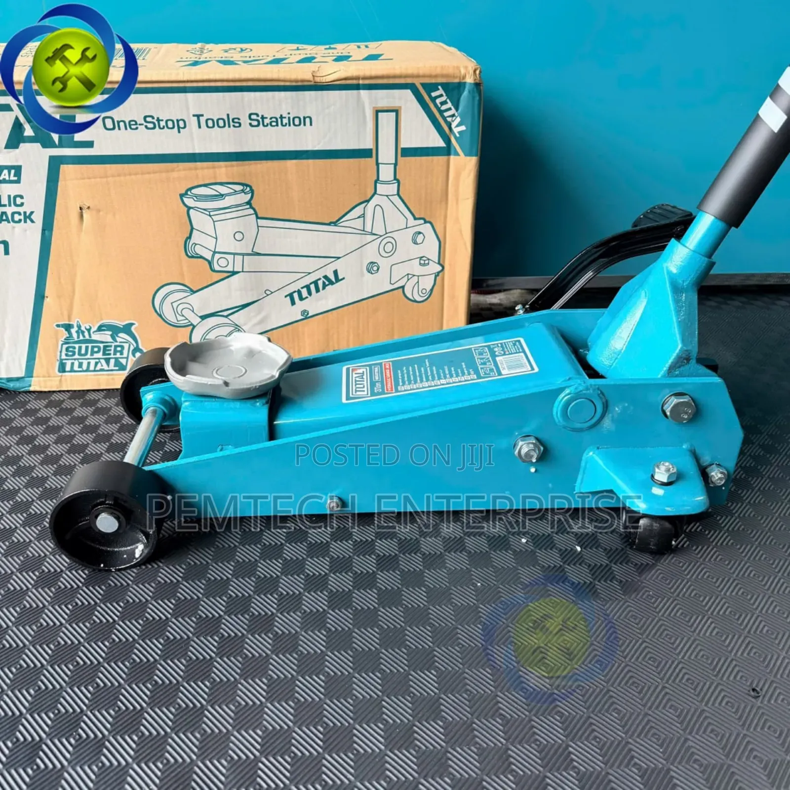 Total 3-Ton Hydraulic Floor Jack.