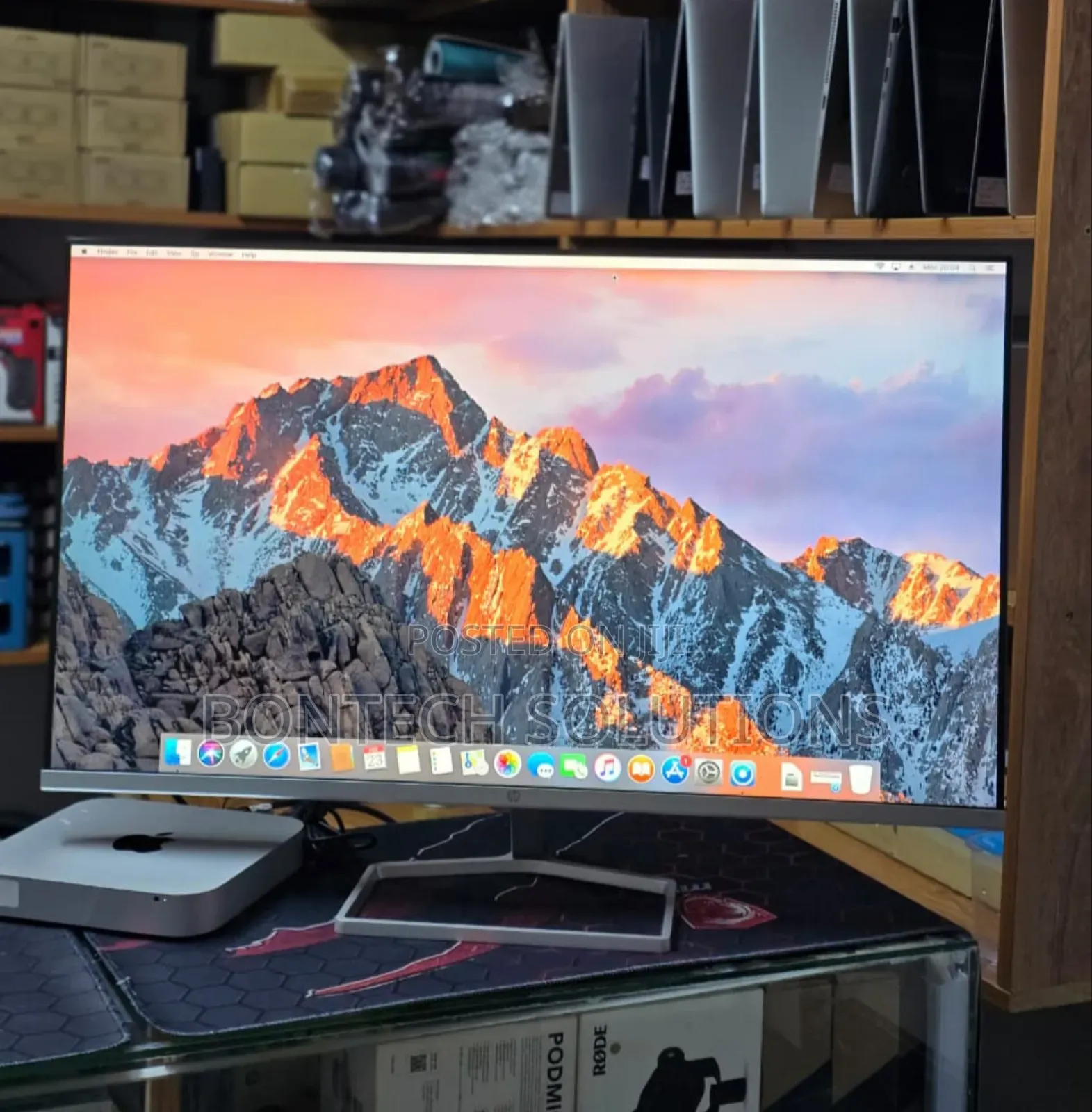 Hp M32f
Display Size: 32inch
