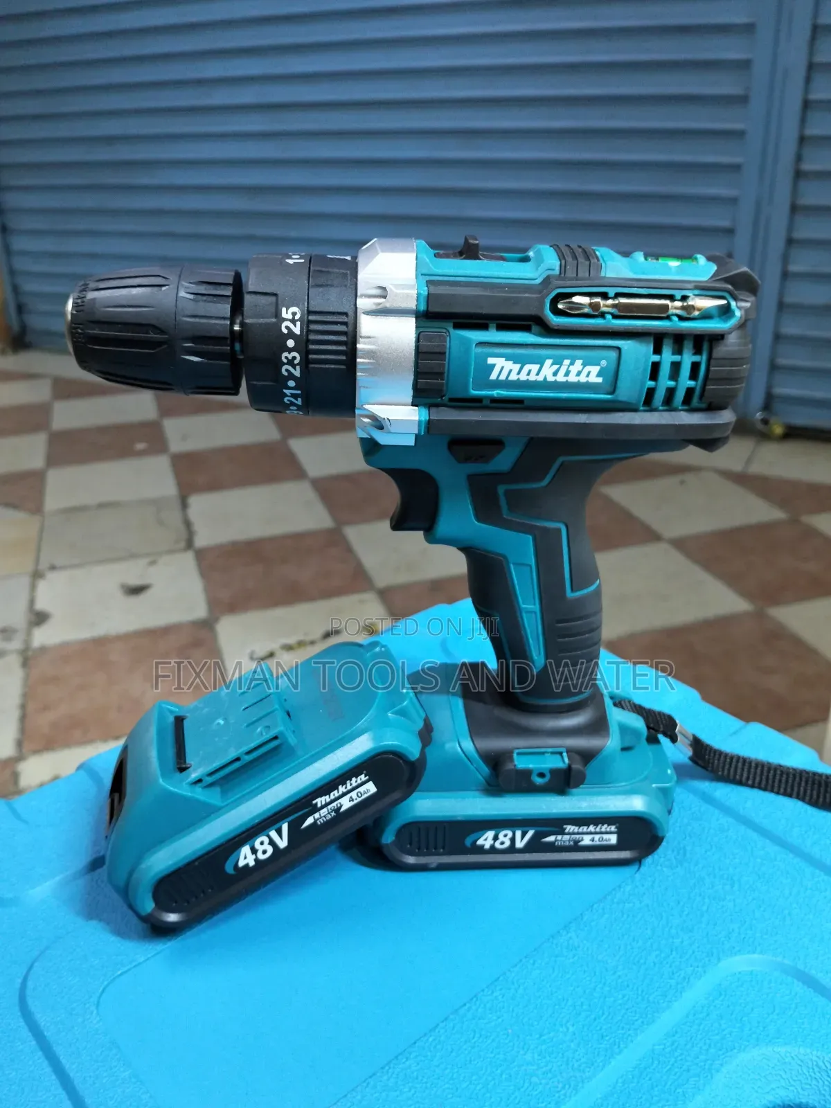 Makita Electrical Cordless Drill Set 2 Battery 48 v and Accessory Set