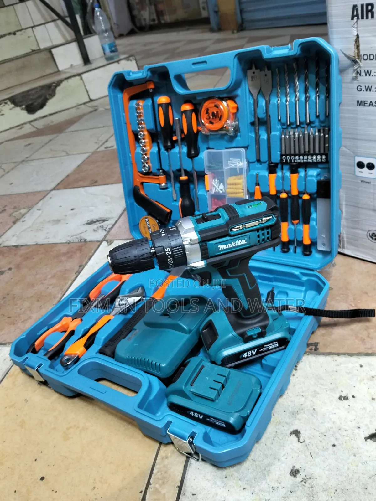 Makita Cordless Drill Set With Accessories 2 Battery 48v Each