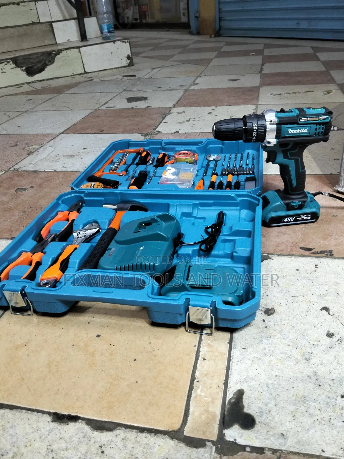 Makita Cordless Drill Set With Accessories 2 Battery 48v Each