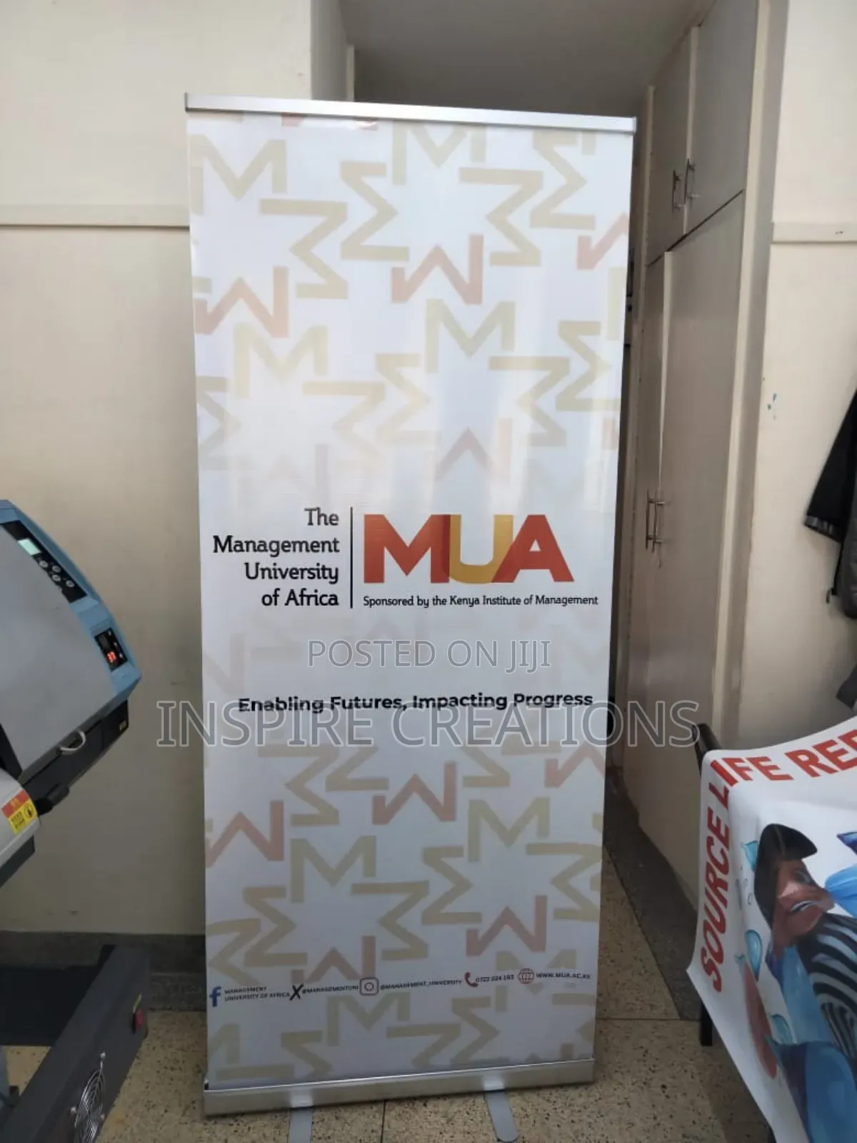 Banner Material Rollup Narrow Base*