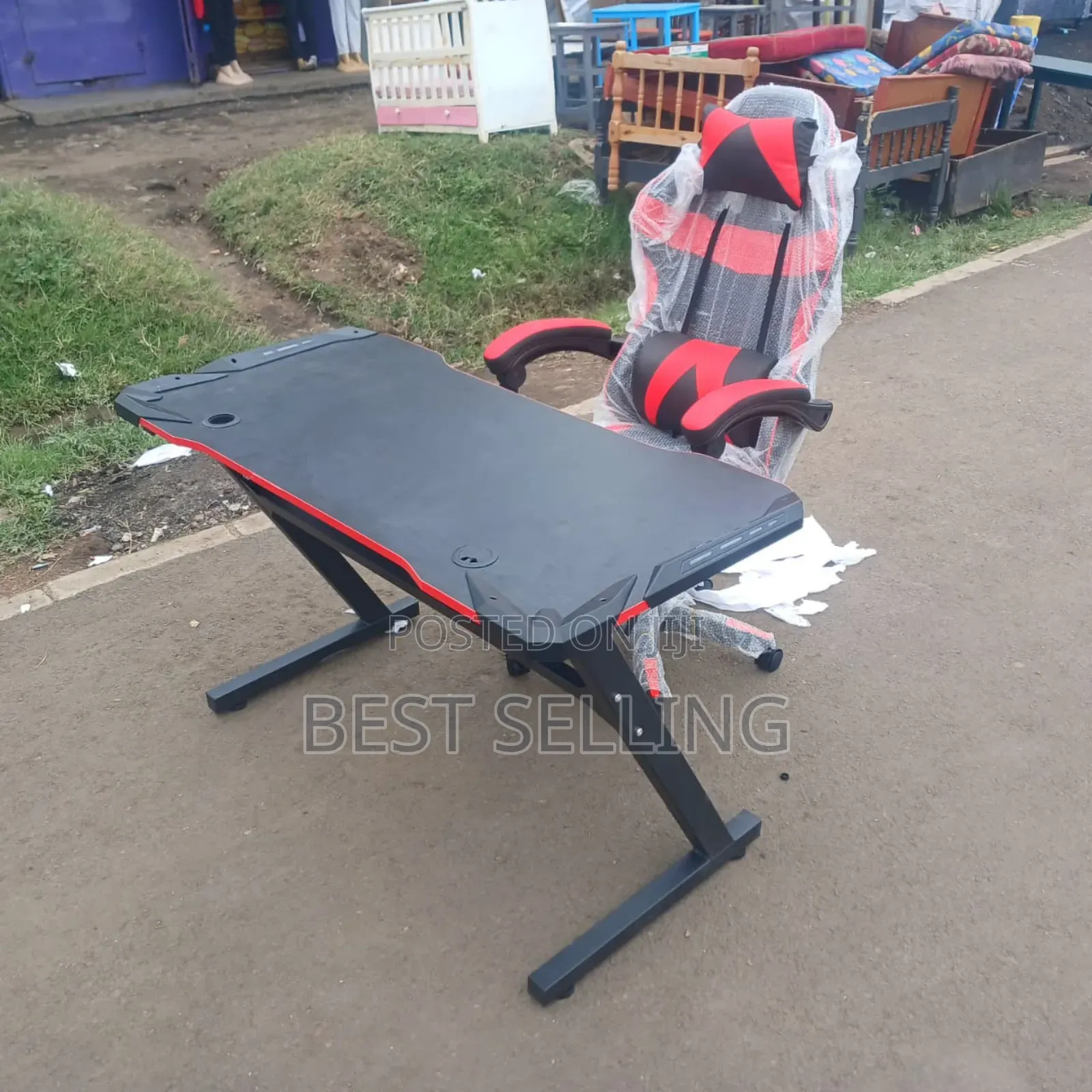 Red Gaming Table and Chair