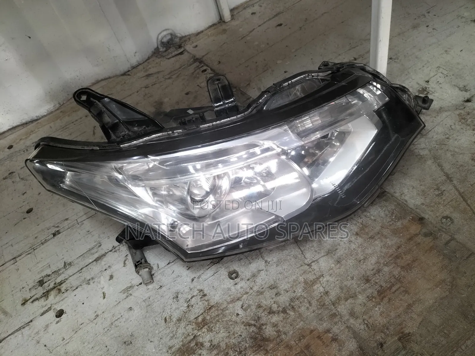 Mitsubishi Outlander 2014 Headlight Zenon