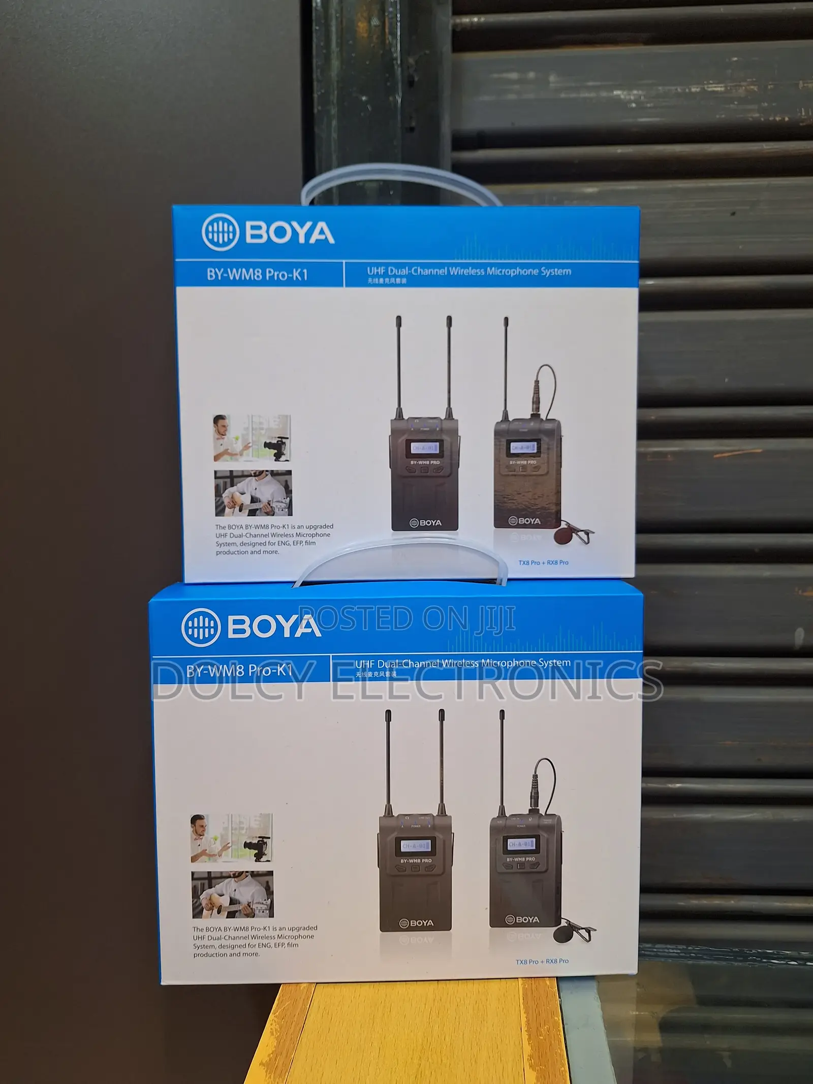 Boya By-wm8 Pro-k1 Uhf Wireless Microphone System