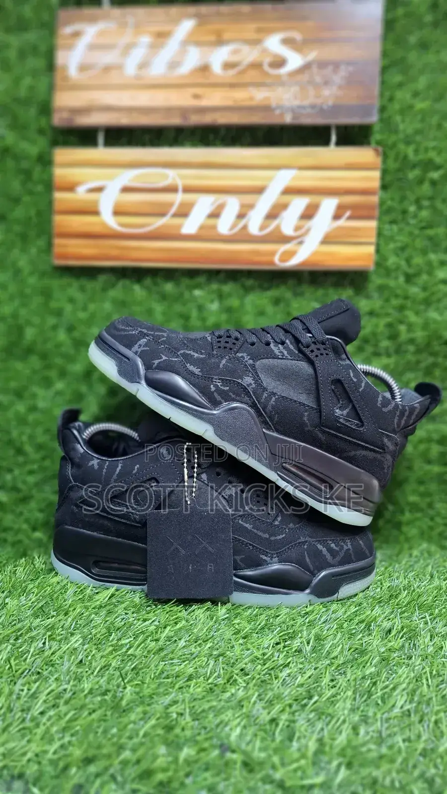 Air Jordan 4 Kaws Glow in the Dark