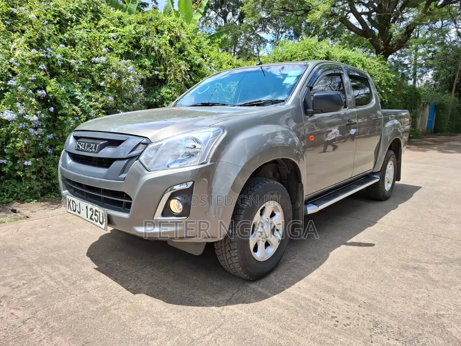 Isuzu D-MAX 2022 Gray