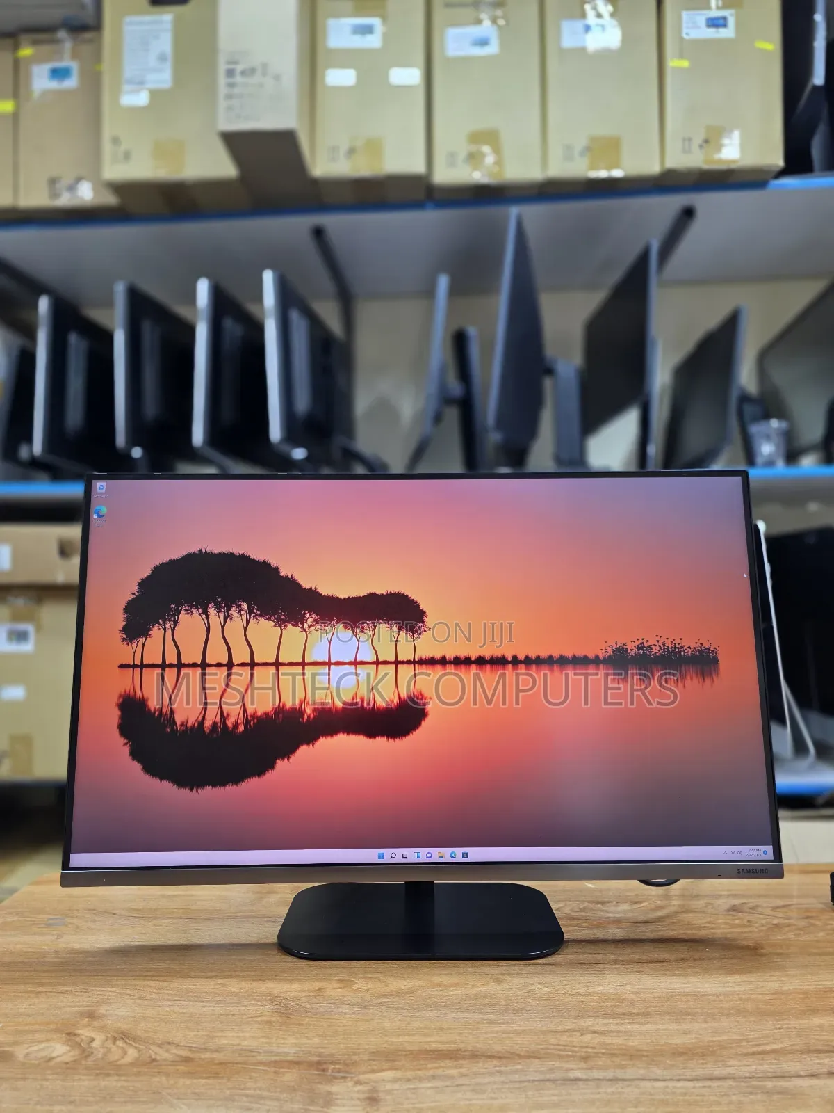 Samsung Lf32tu87 32 Inch Monitor