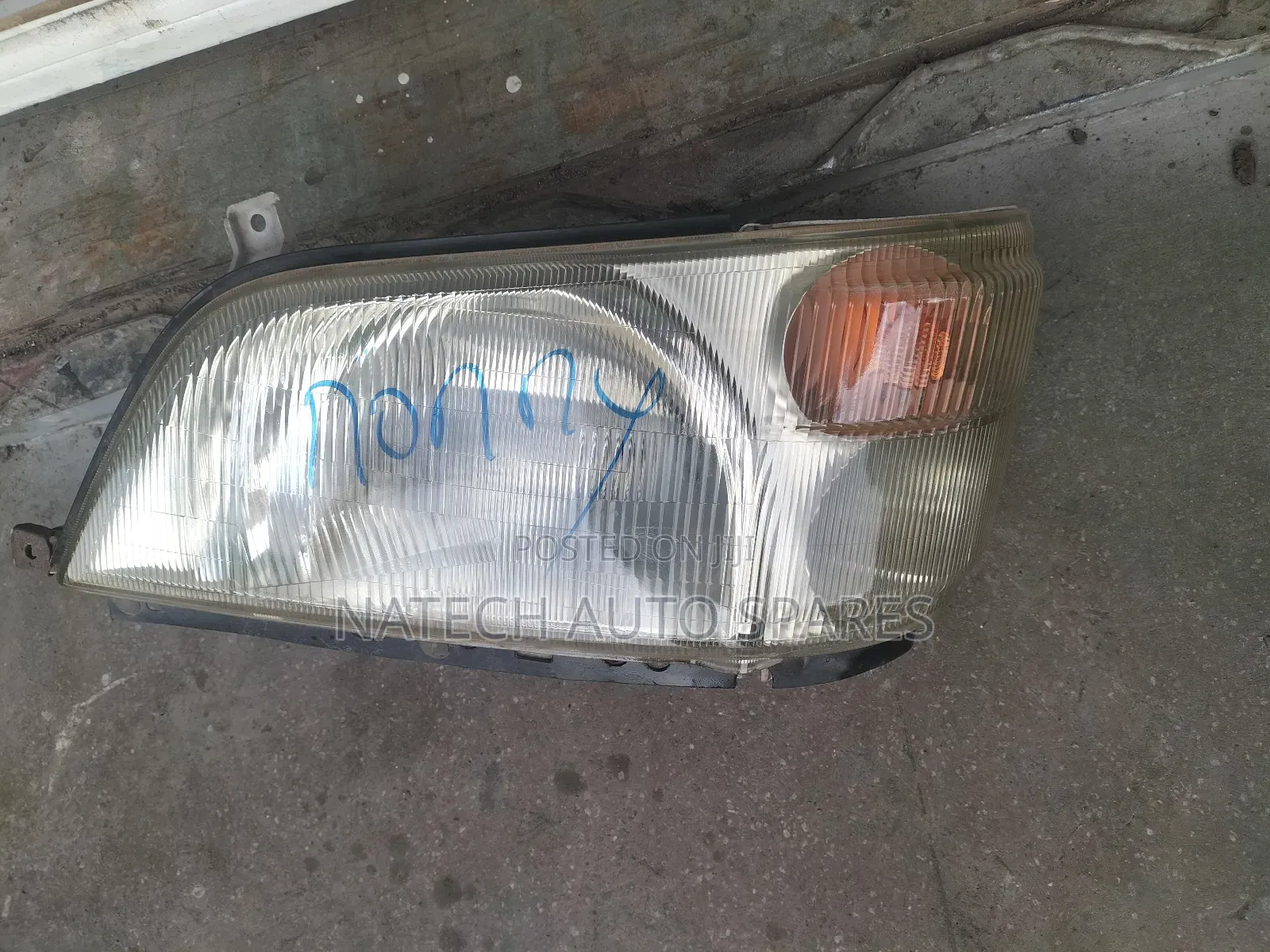 Toyota Dyna 2006 Headlight