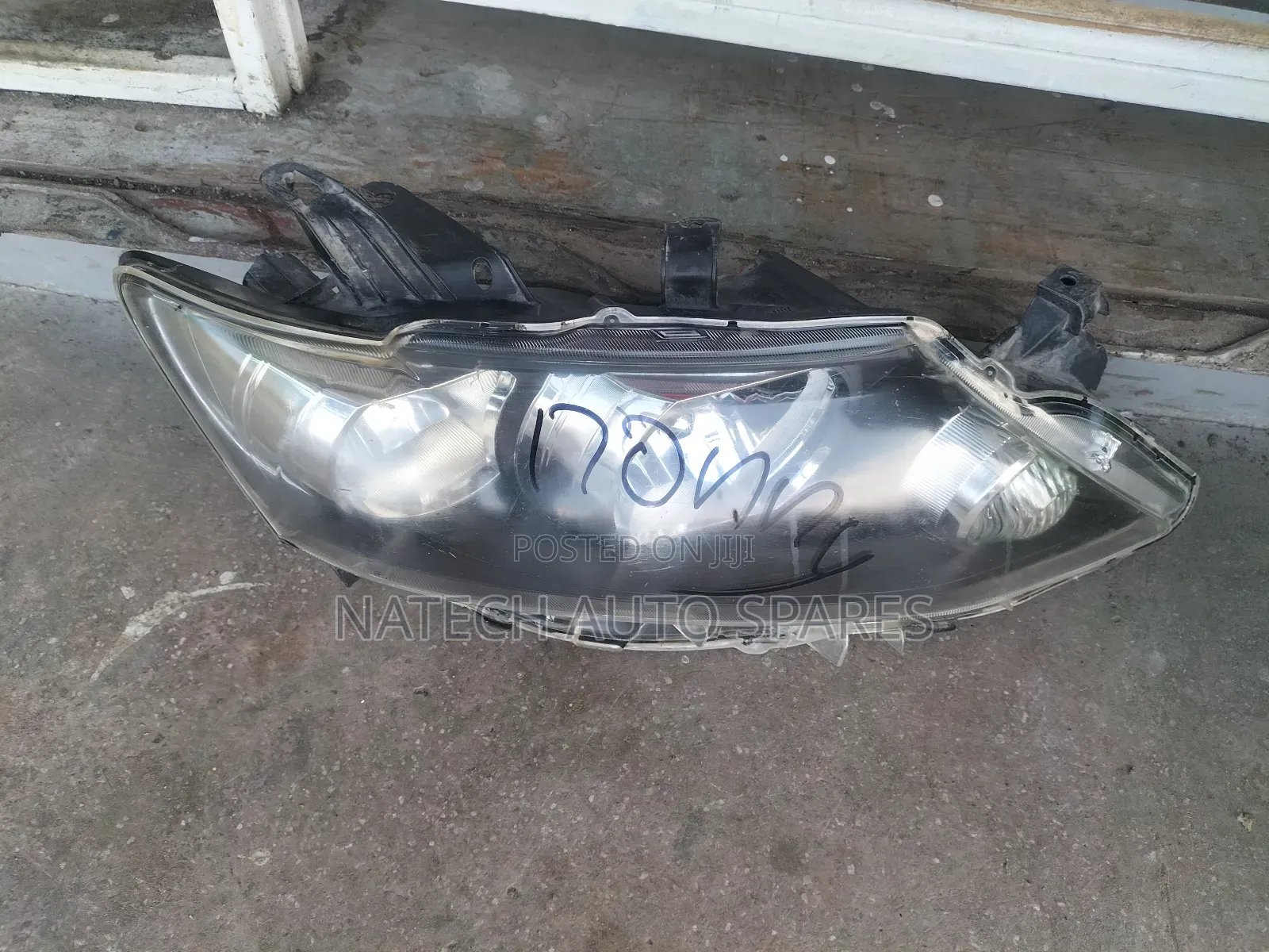 Toyota Allion 2015 ( 265 )Headlight Non Zenon