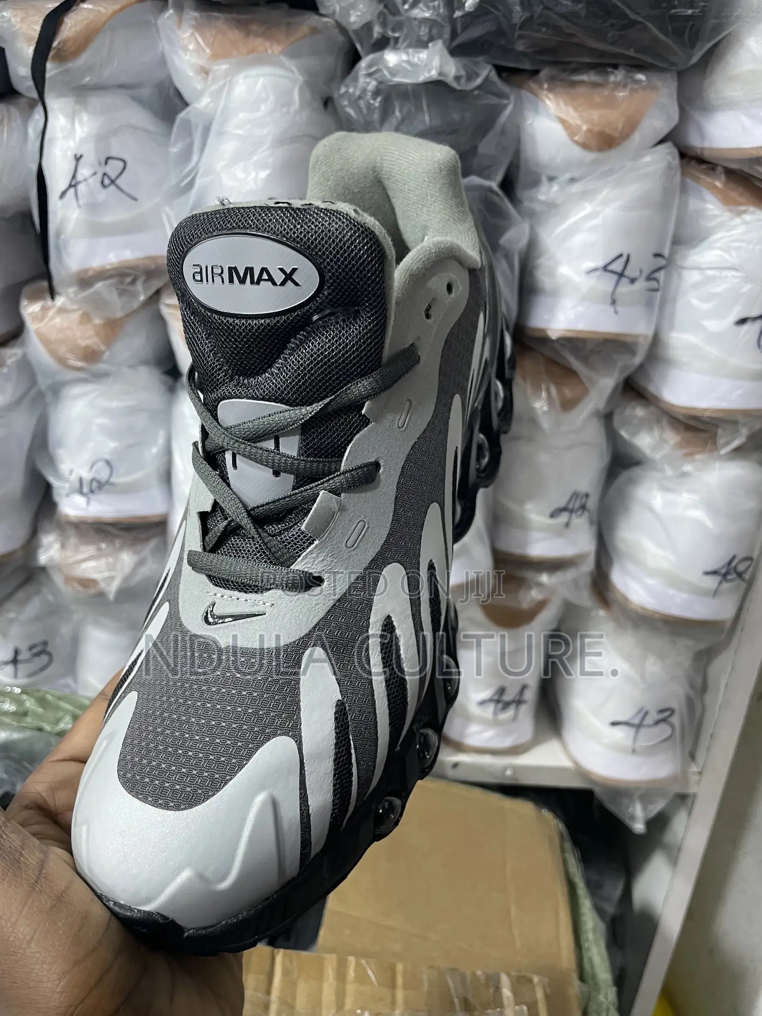 Nike Dn8 Sneakers