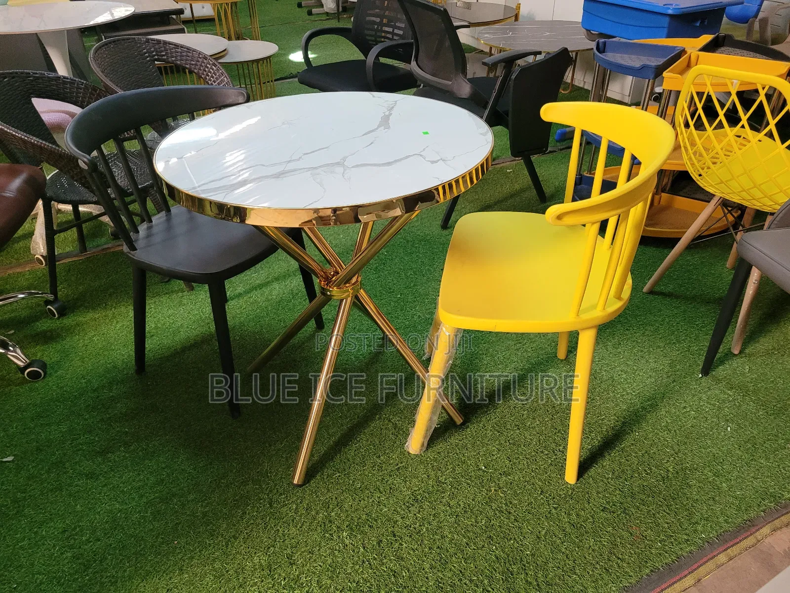 Modern 2 Seater Round Marble Dining Table