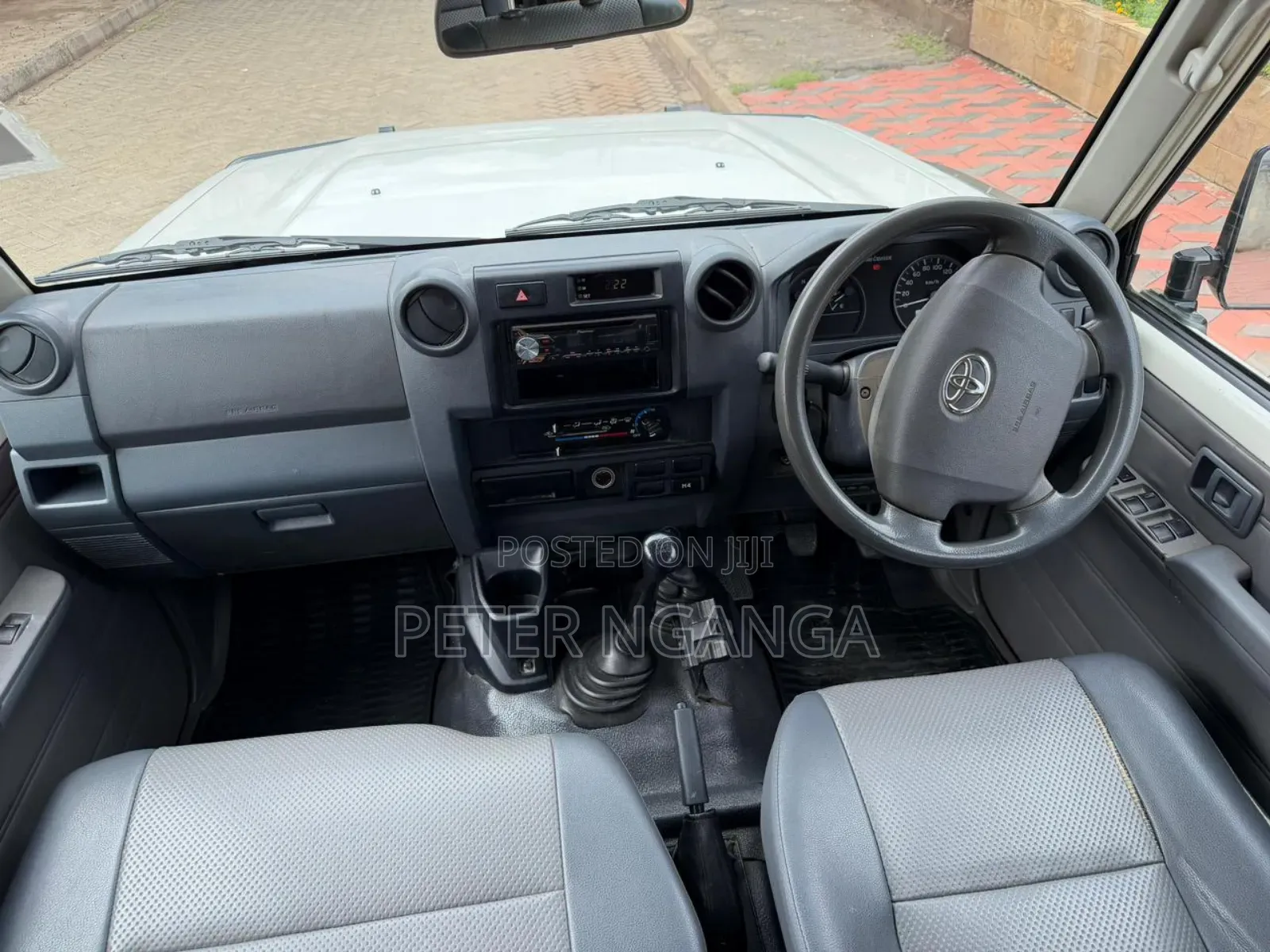 Toyota Land Cruiser 2016 Off white