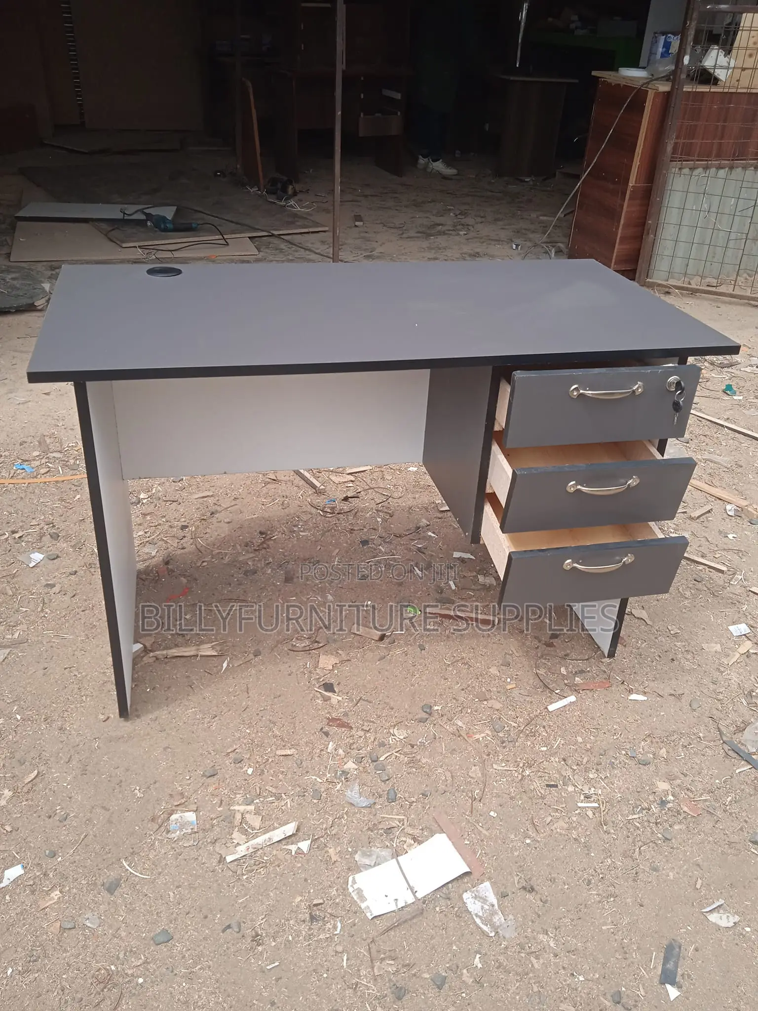 Mix Colour Desk