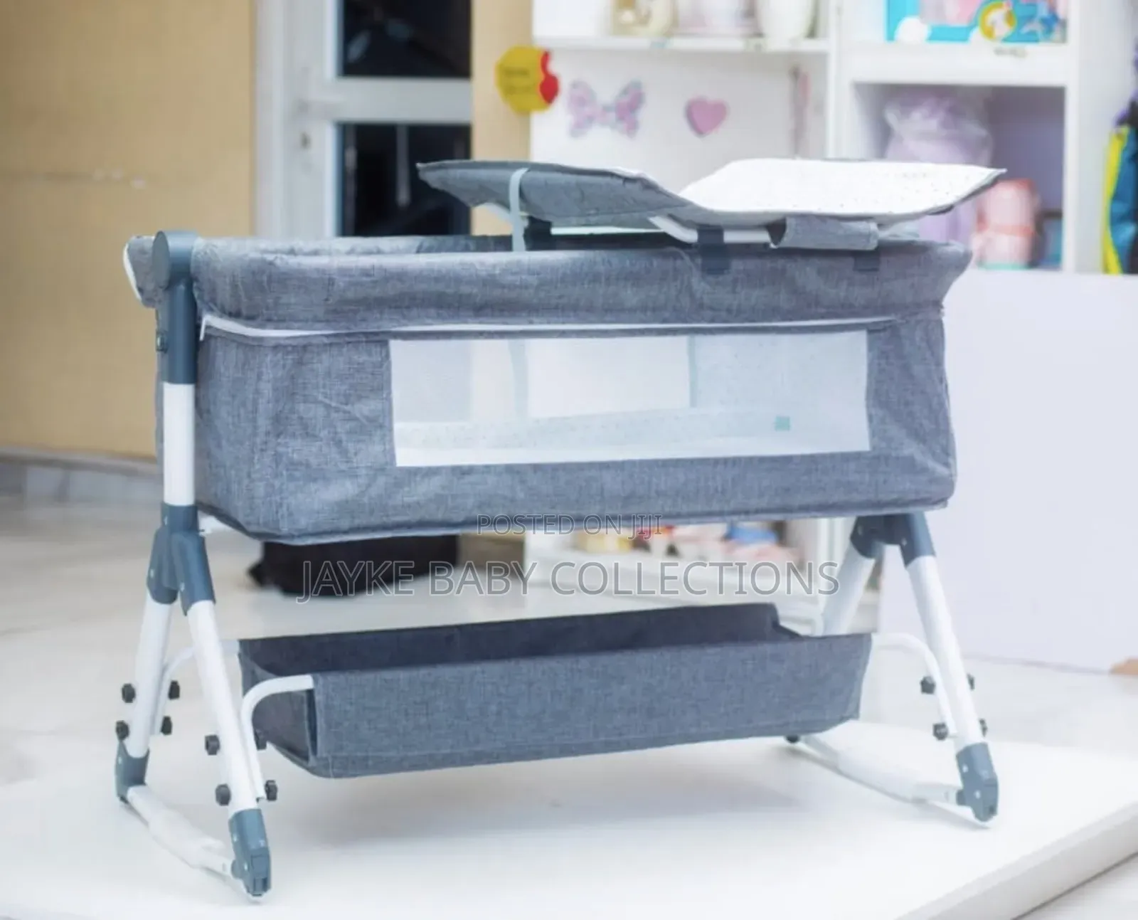 Newborn? Adjustable Rocking Cosleeper With Net, Changing Pad Wheels