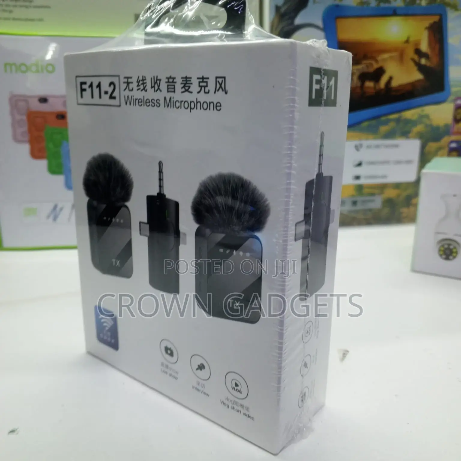 F11 Clip-on Wireless Lapel Mic With Noise Reduction for iPhone/Android