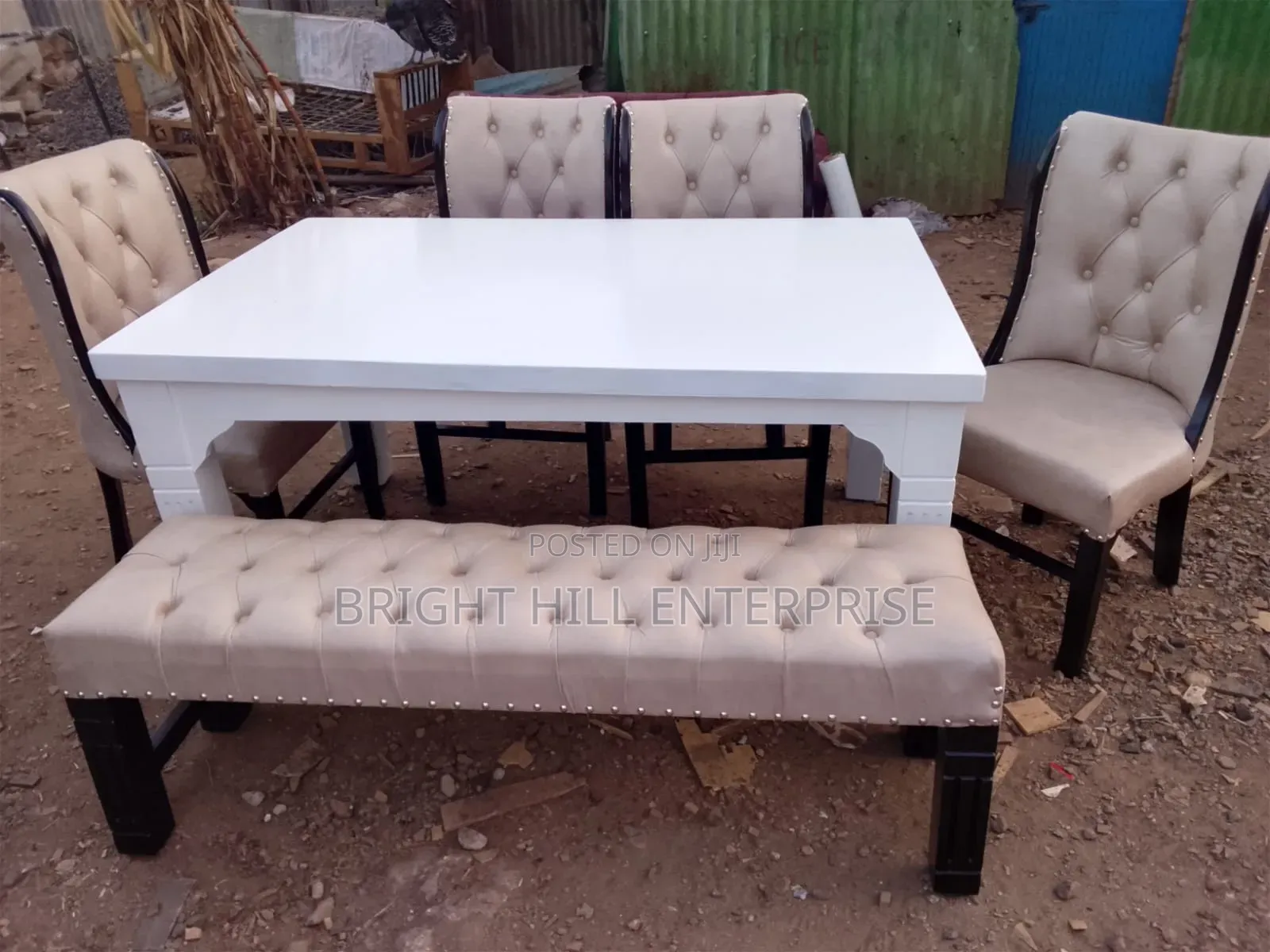 Cute 6 Sitter With a Bench Dining Tables