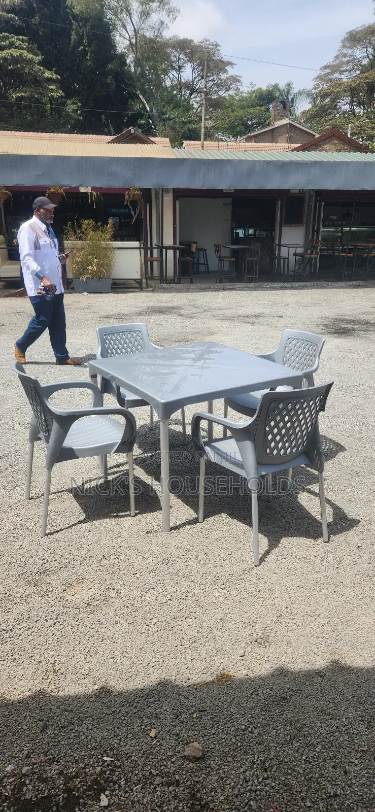 Rosa Chairs With Metal Legs With Square Plastic Table Set