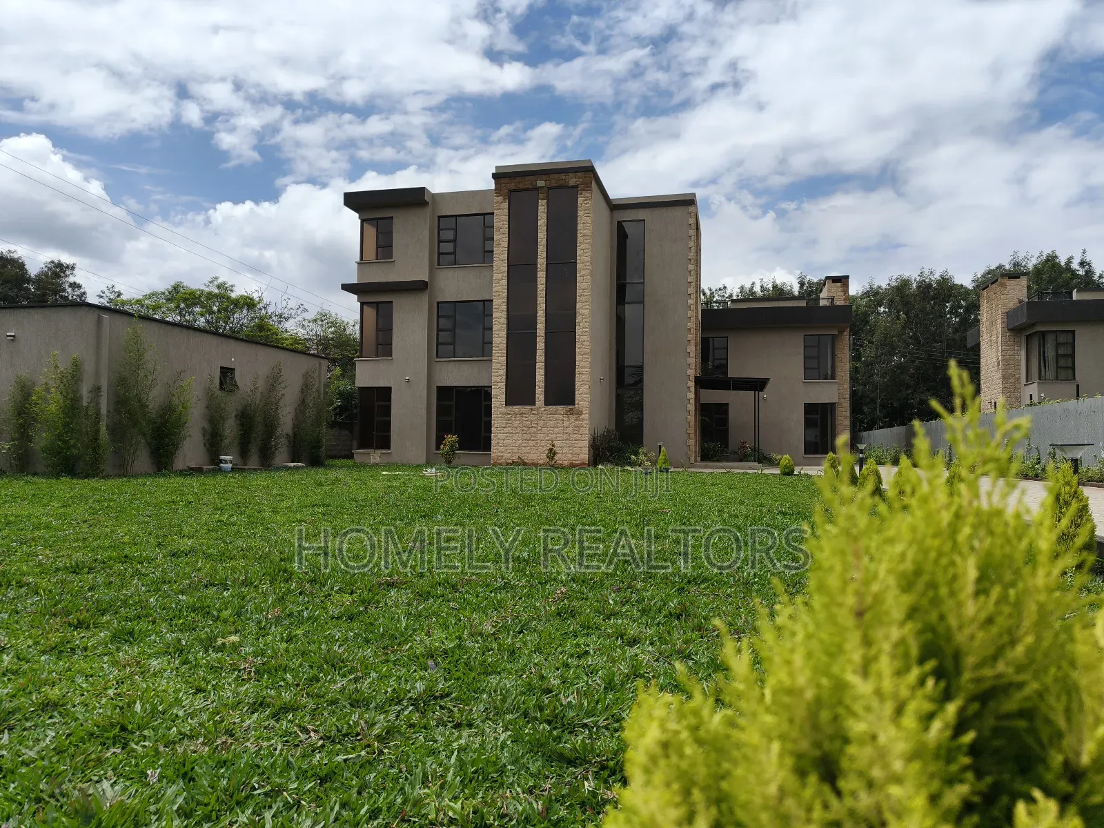 6bdrm Mansion in Karen, Nairobi for sale
