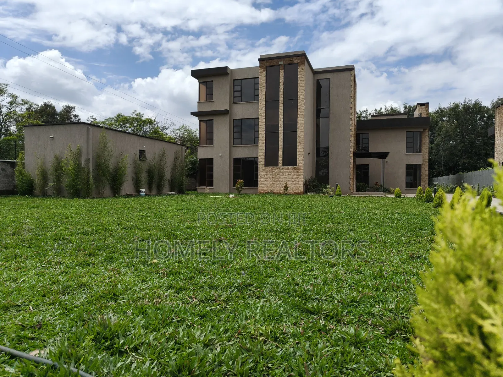 6bdrm Mansion in Karen, Nairobi for sale