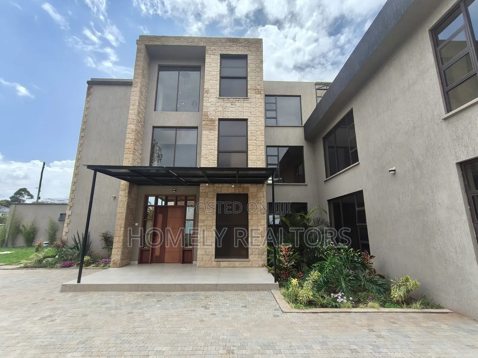 6bdrm Mansion in Karen, Nairobi for sale
