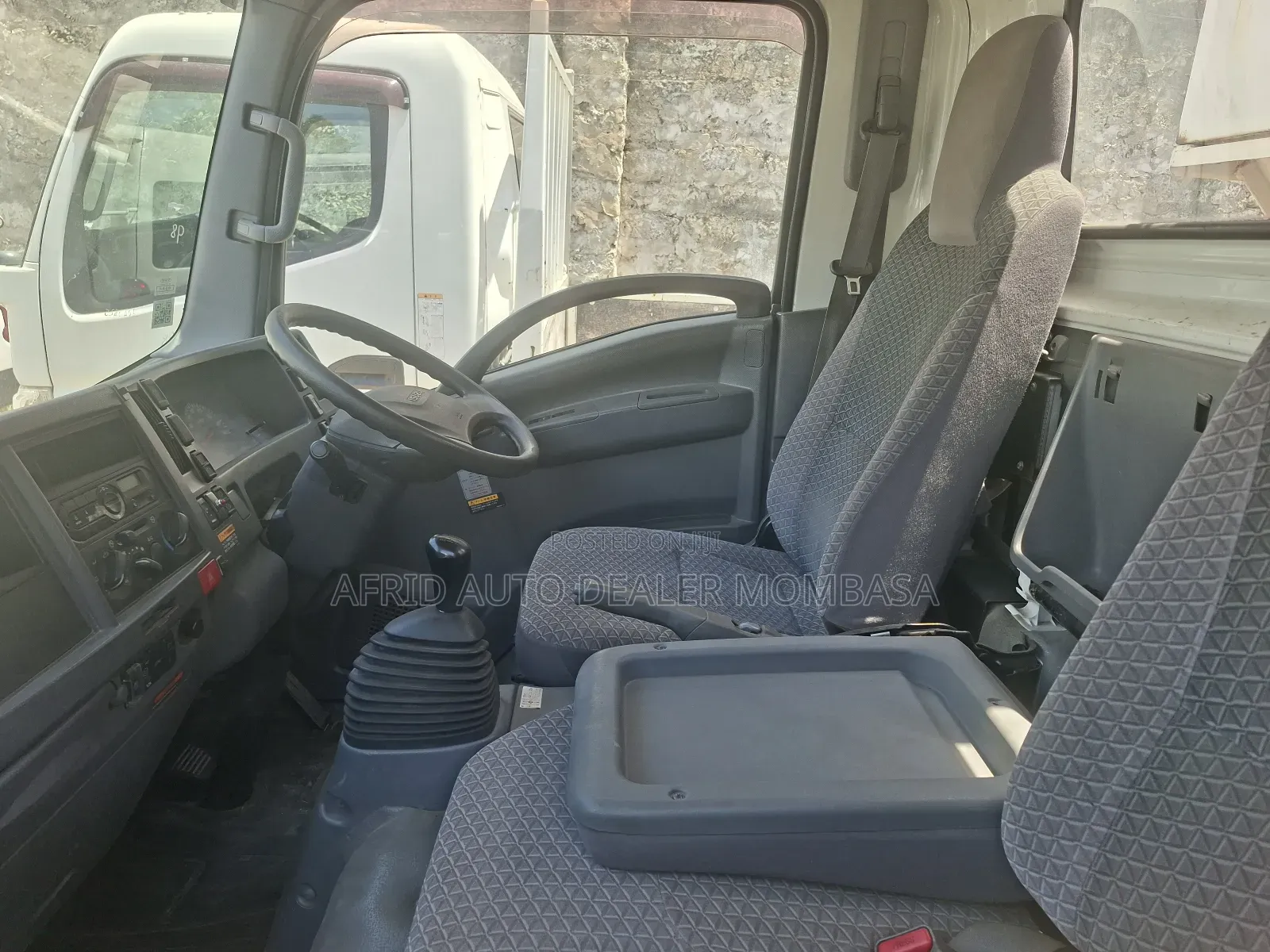 Isuzu Elf 3t Crane 2019