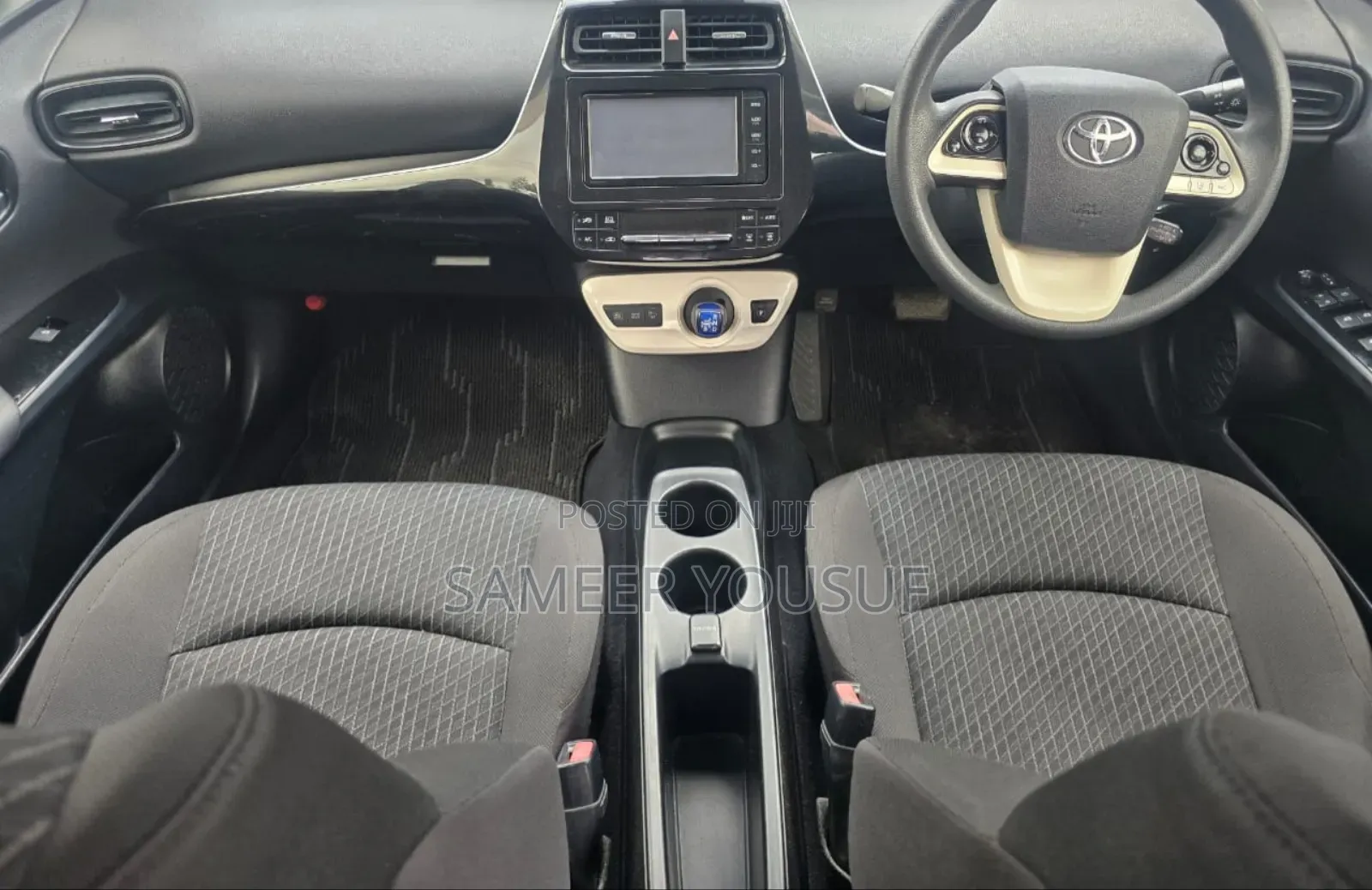 Toyota Prius 4dr Hatchback (1.8L 4cyl gas/electric hybrid CVT) 2016 Silver