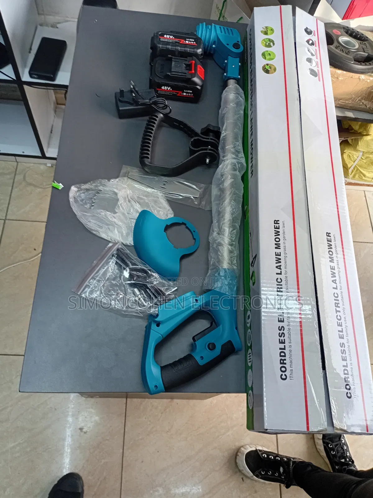 Wireless Cordless Bush Cutter / Electric Lawn Mower