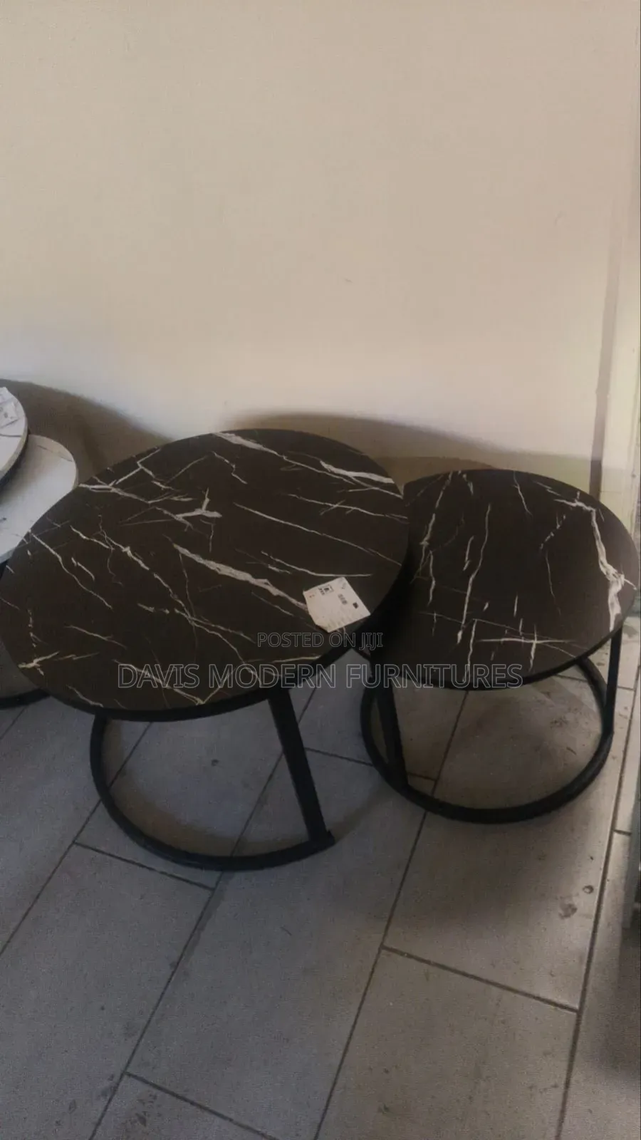 Coffee Table With Dable