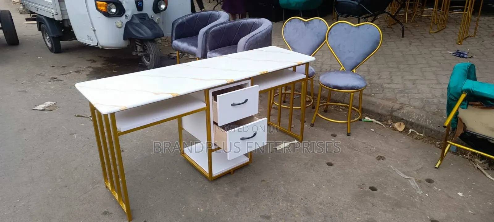 Double Manicure Table With Drawers