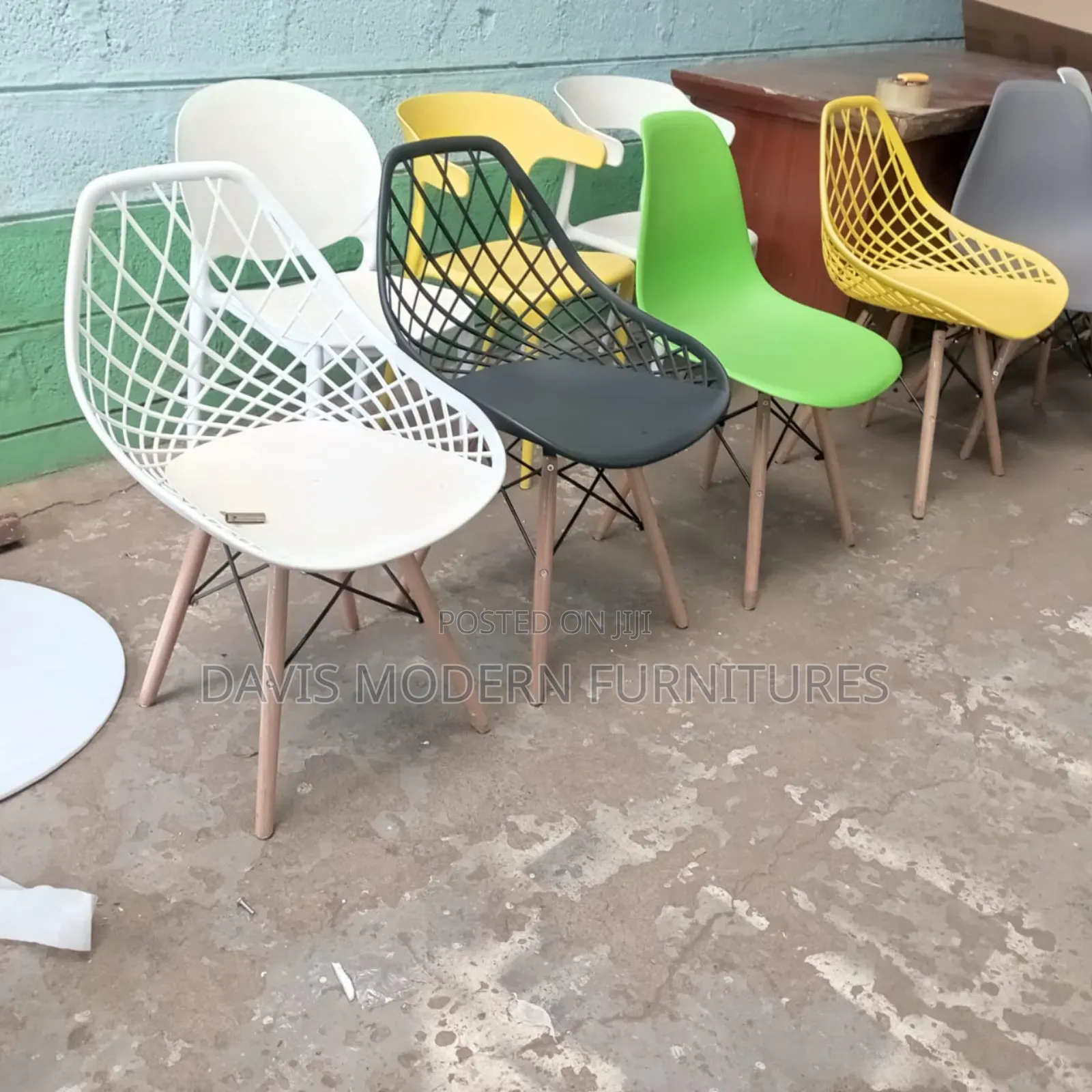 Chair With Wire-Mesh Backrest