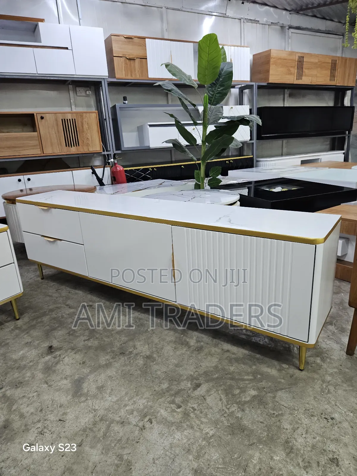 White Golden Tv Stand (6ft)